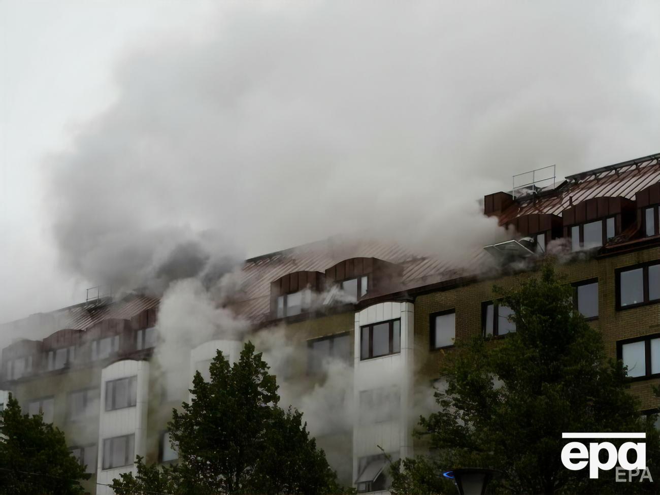 После взрыва в доме начался пожар,&nbsp;задымлены несколько лестничных клеток