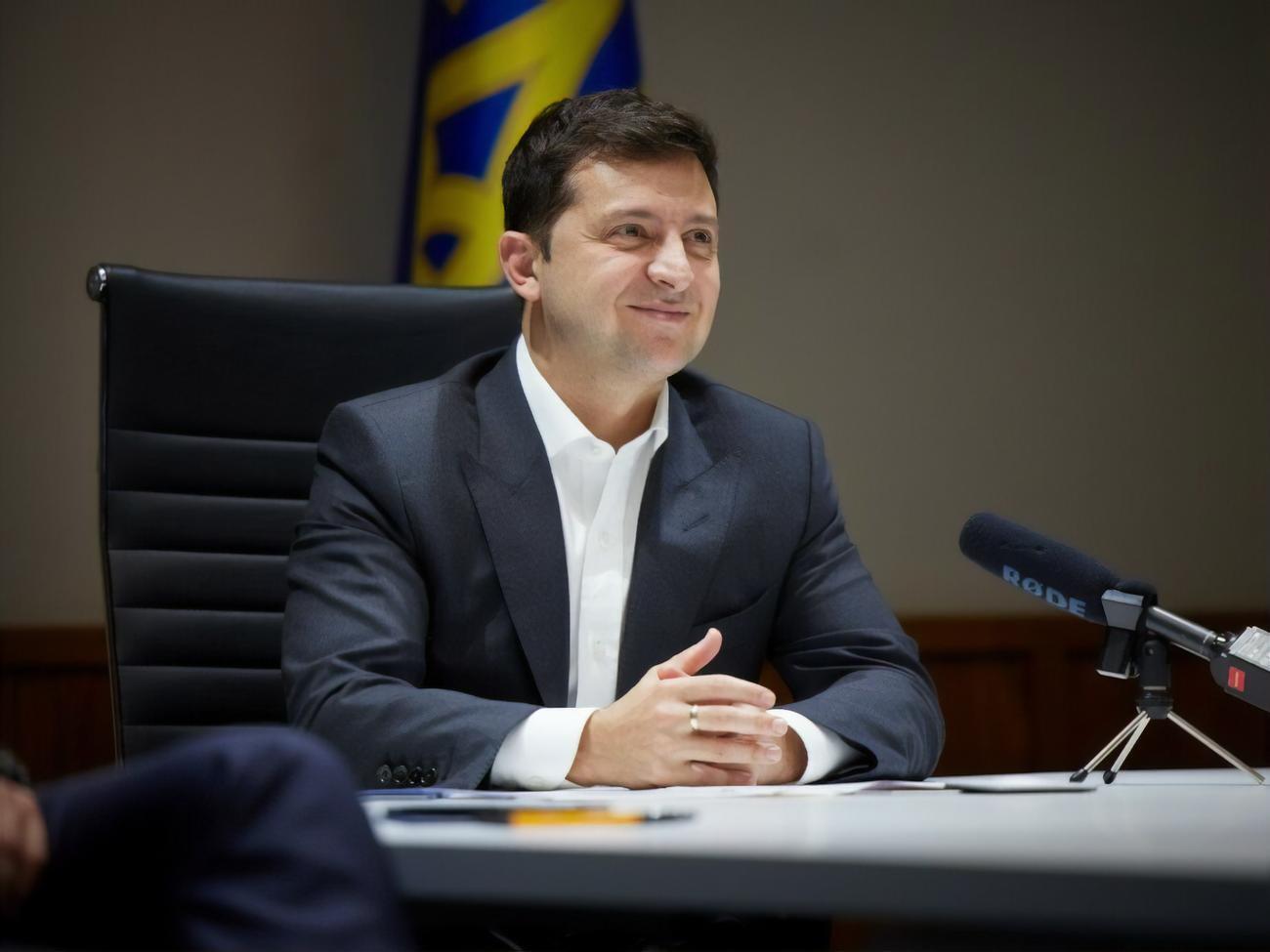 Зеленский пригласил представителей Facebook посетить "Дія.Саміт"