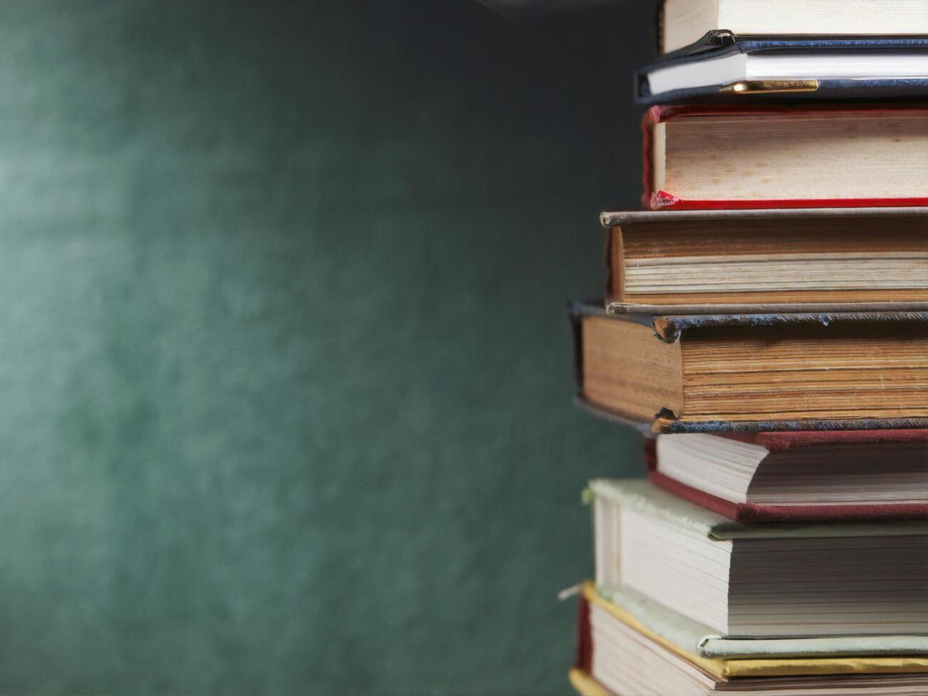 Тысячи школ перевели на дистанционное обучение