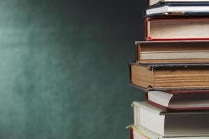 Тысячи школ перевели на дистанционное обучение