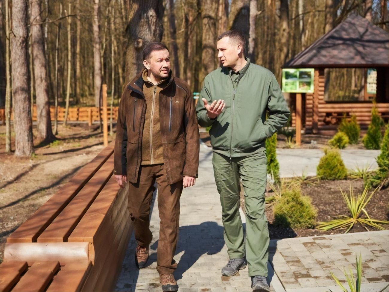 Олег Бондаренко (слева):&nbsp;Глава агентства &ndash; это лидер отрасли. Он должен иметь авторитет и восприниматься коллективом