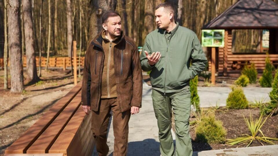 Олег Бондаренко (ліворуч): Голова агентства – це лідер галузі. Він повинен мати авторитет і сприйматися колективом