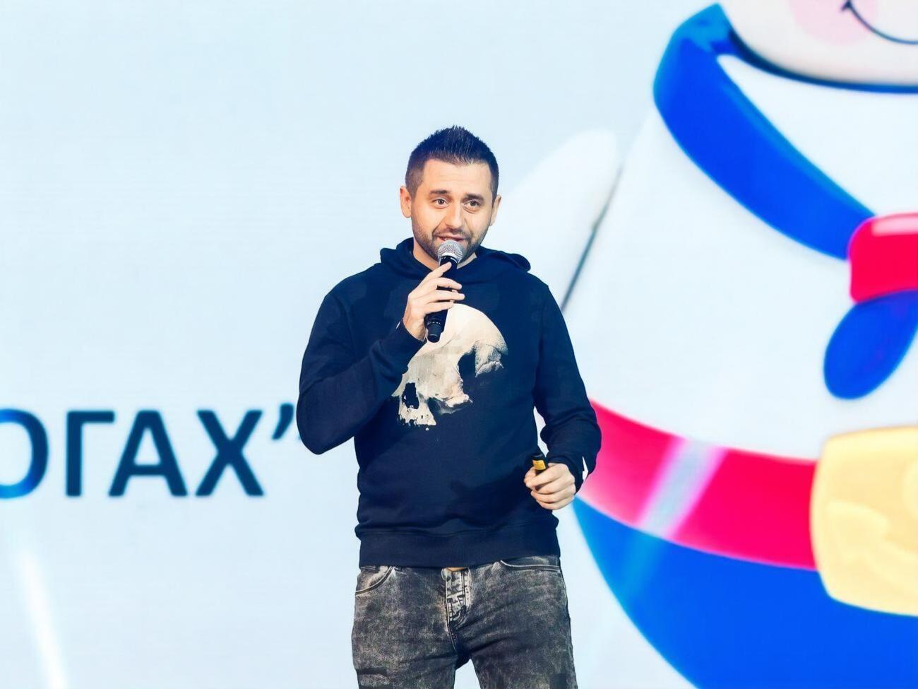 Арахамия сказал, что партийный "Оскар" будут вручать "с юмором и с иронией за всякого рода вещи, которые происходили в течение двух лет"