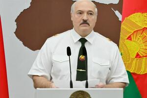 Лукашенко заявил, что новая конституция страны должна не позволить допустить к власти оппозицию