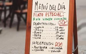 Баннеры разместили в семи городах Испании