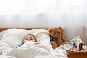 Детей с положительным результатом теста изолировали в больнице, но симптомы есть только у двоих заболевших