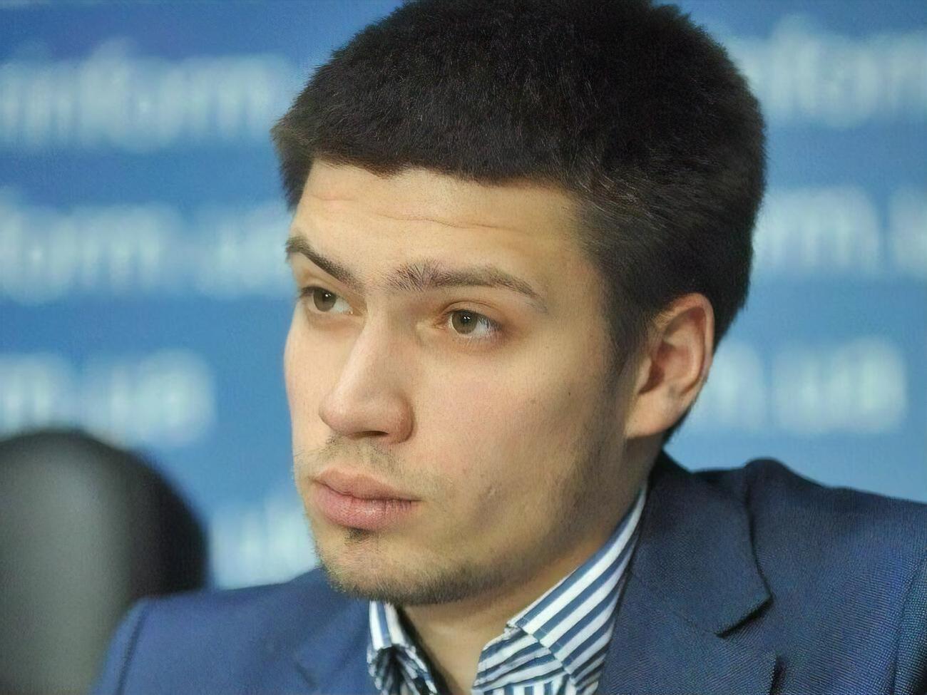 Богдан Бондаренко: Она, согласно закону, задекларировала подарок от отца. Отца, официальные доходы которого, судя по открытым источникам, позволяют иметь такие доходы