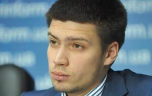 Богдан Бондаренко: Она, согласно закону, задекларировала подарок от отца. Отца, официальные доходы которого, судя по открытым источникам, позволяют иметь такие доходы