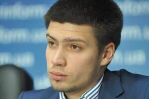 Богдан Бондаренко: Она, согласно закону, задекларировала подарок от отца. Отца, официальные доходы которого, судя по открытым источникам, позволяют иметь такие доходы