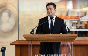 53,5% украинцев считают, что после избрания Зеленского президентом отношения Украины и США не претерпели изменений