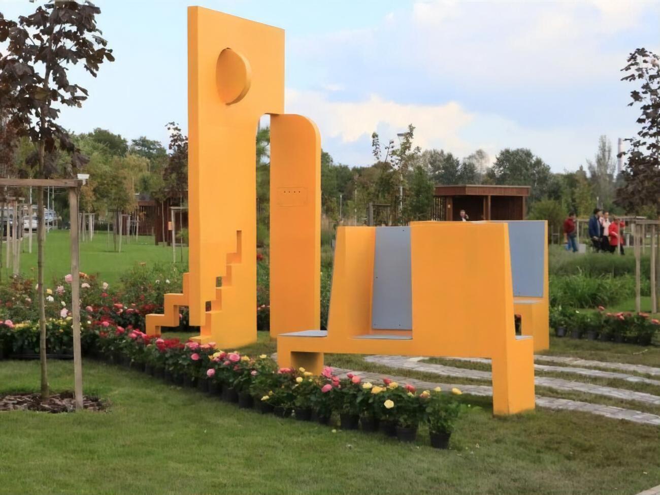 В Мариуполе Фонд открыл звуковую арт-инсталляцию, которая символизирует дорогу домой