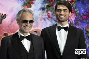 Андреа Бочелли с младшим сыном Маттео, которому в октябре исполнится 24 года