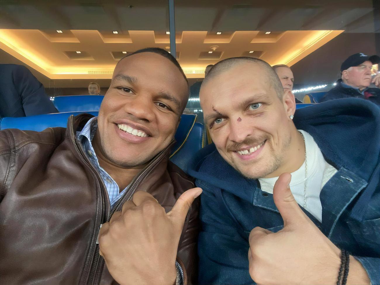 Беленюк и Усик вместе посетили спортивное мероприятие