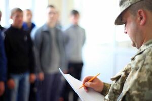 Чоловіки, які стали студентами, мають надати довідку про це