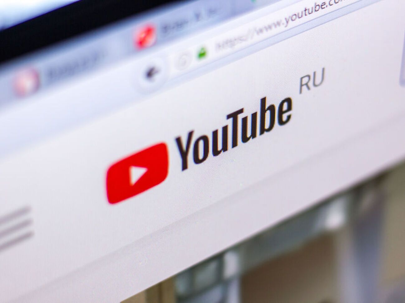 У YouTube пояснили, що російські канали поширювали неправдиву інформацію про COVID-19