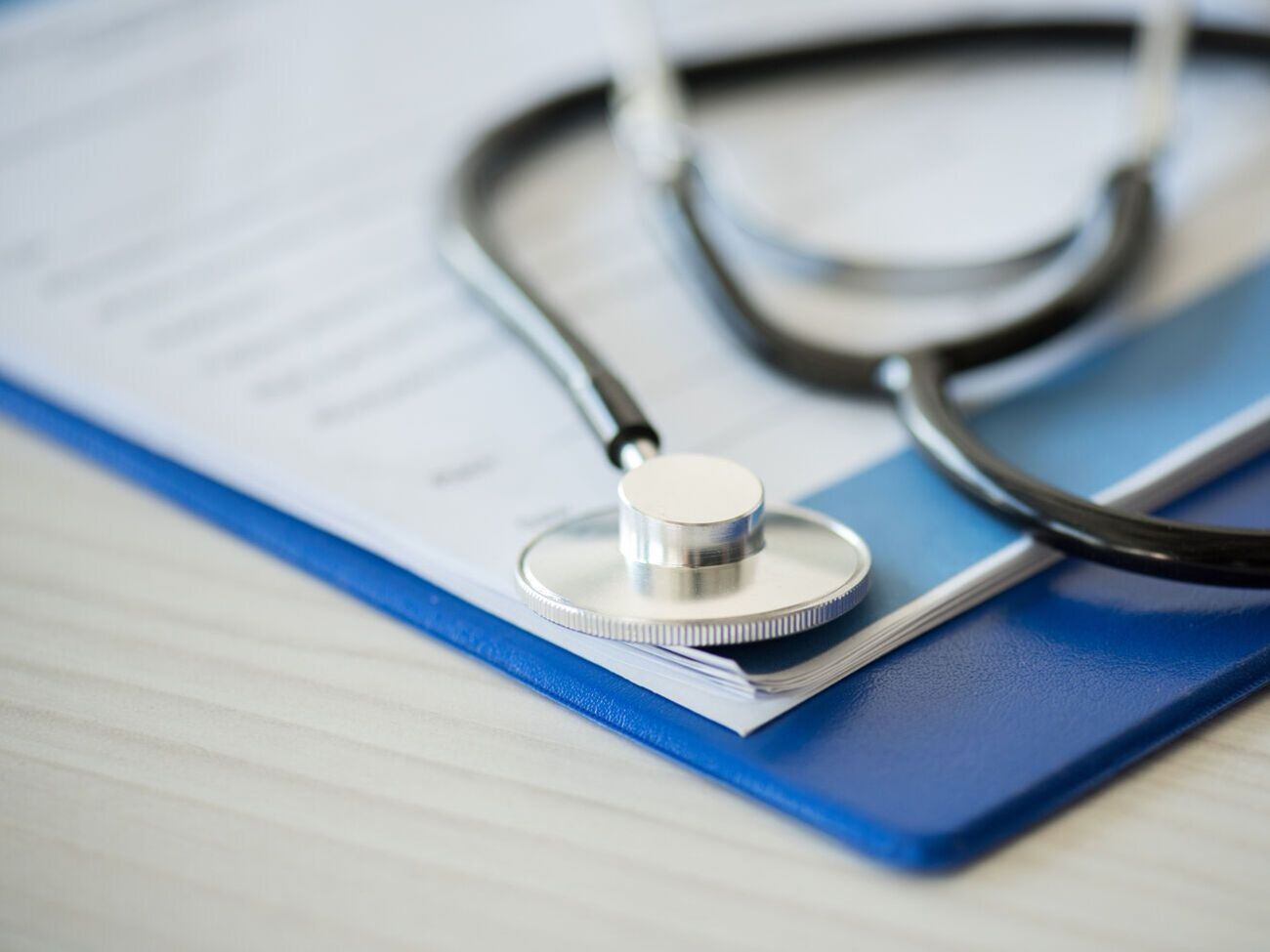 Ожидается, что с 1 октября бумажные больничные в Украине перестанут выдавать