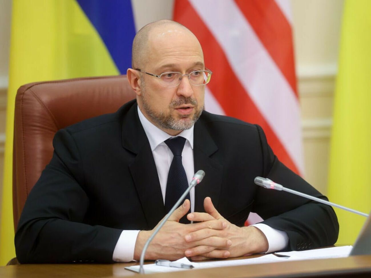 Шмыгаль:&nbsp;Наиболее чувствительная группа &ndash; это профессиональные коллективы, которые больше всех контактируют с людьми