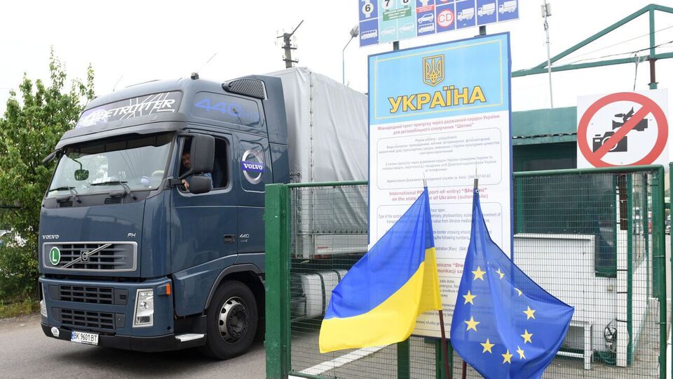 В украинском правительстве опровергают информацию о возможности отмены безвизового режима с Евросоюзом