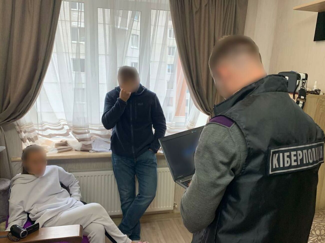 Правопорушники використовували підроблені печатки та логотип відомої української клініки, зазначили в поліції