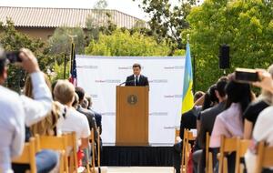 Зеленский выступил в Стэнфорде