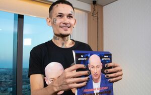 Morgenshtern с коробкой "Гордона в шоколаде"