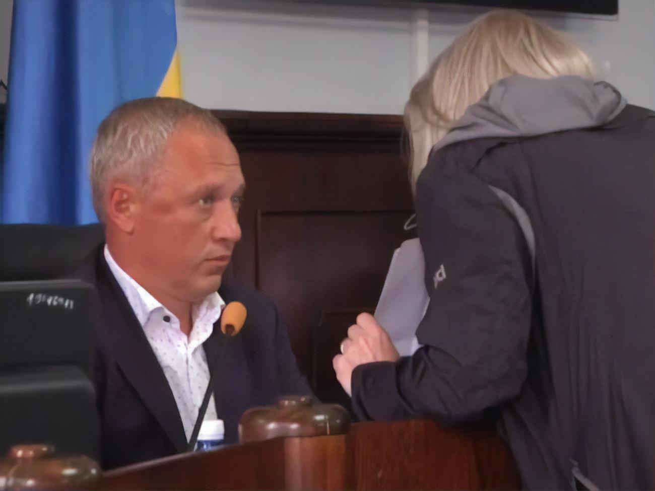 Неизвестная напала на мэра Черновцов