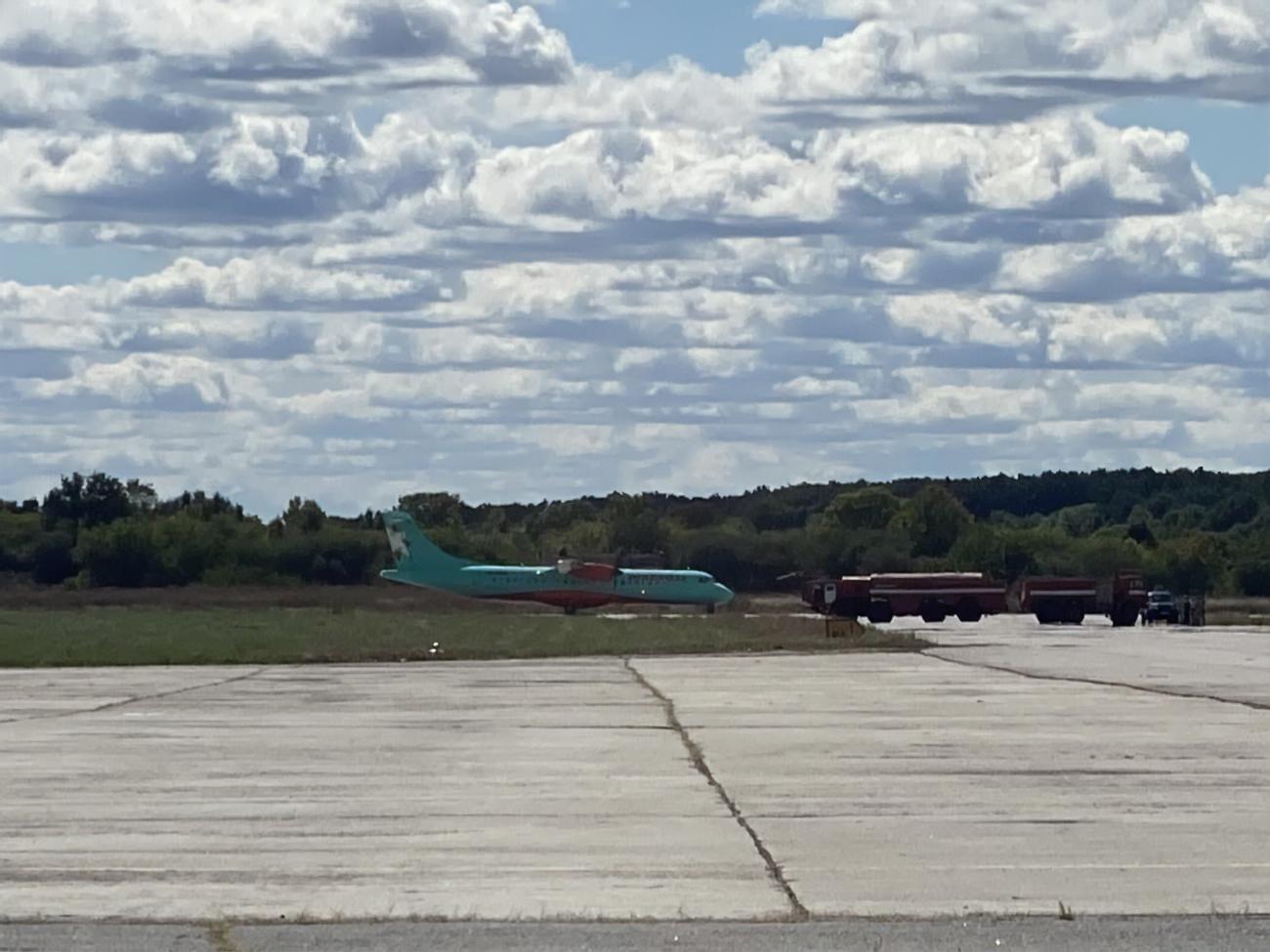 Самолет авиакомпании "Роза Ветров" приземлился в Полтаве, а через несколько часов улетел в Харьков