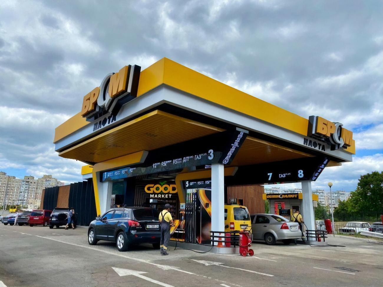 Шесть заправок "БРСМ-Нафти" в Киеве не работают с 26 августа, заявила пресс-служба сети