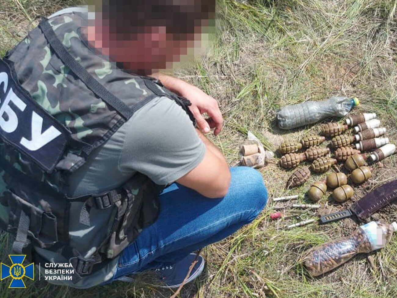 По данным СБУ, тайник оборудовали боевики еще в 2014 году