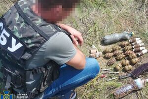 По данным СБУ, тайник оборудовали боевики еще в 2014 году