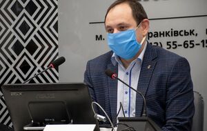 Марцинкив писал, что сотрудники исполкома горсовета "должны быть 100% вакцинированы"