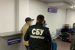 Двох моряків зупинили перед відправленням за кордон