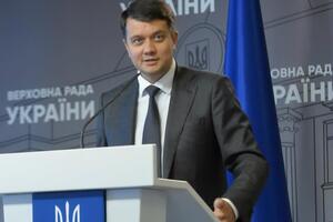 По словам Разумкова, президент поддерживает рассмотрение резонансного документа в Венецианской комиссии