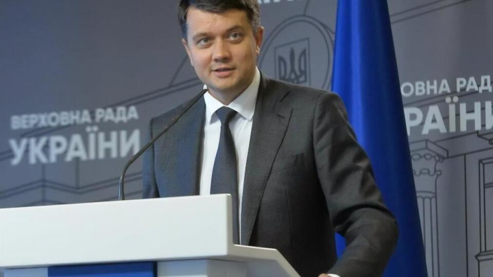По словам Разумкова, президент поддерживает рассмотрение резонансного документа в Венецианской комиссии