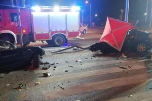 Рятувальникам довелося витягати постраждалих із дуже спотвореного автомобіля