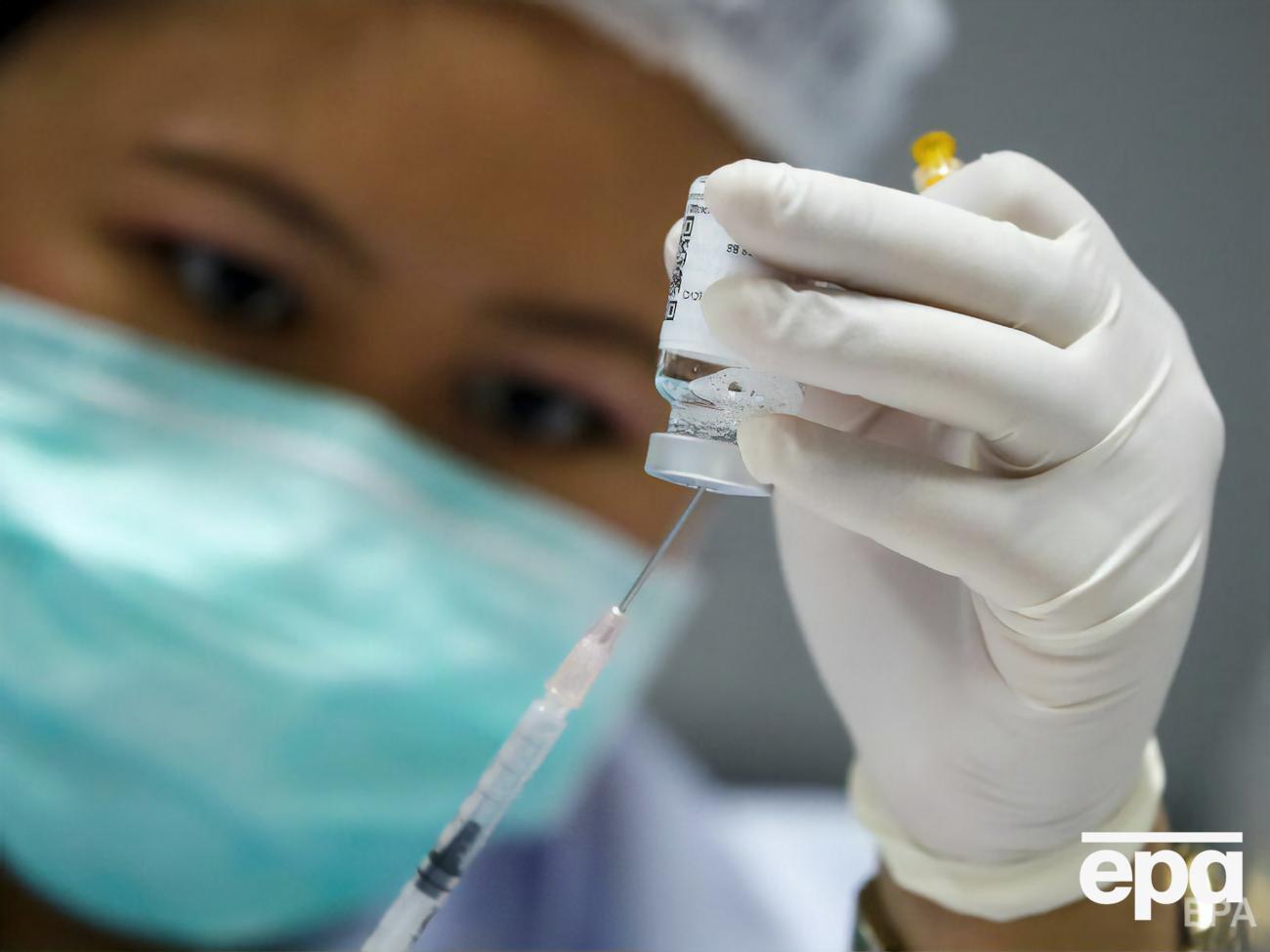 Частині добровольців, яка брала участь у дослідженнях, ввели вакцину, частині &ndash; плацебо