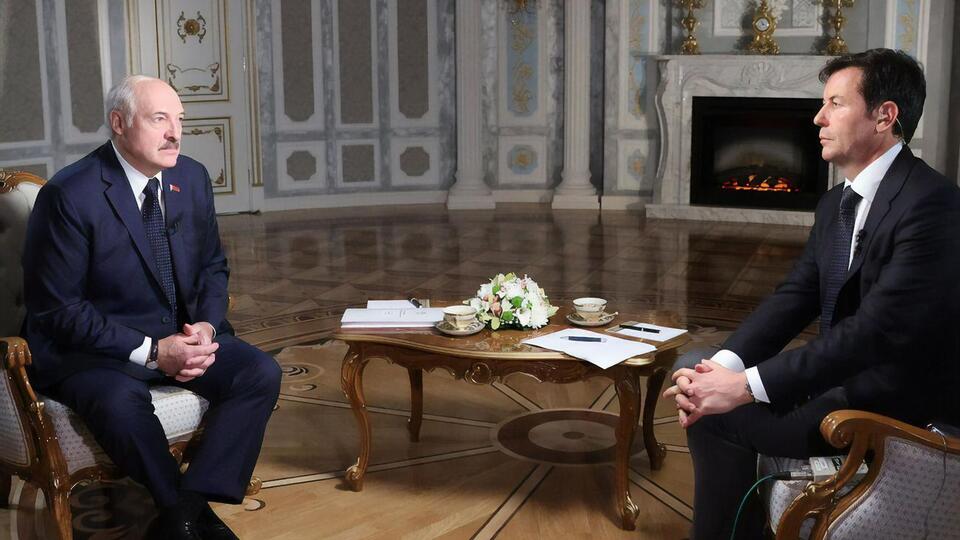 Лукашенко сказав журналісту CNN, що питання про входження Білорусі до складу Росії "у порядку денному не стоїть узагалі"