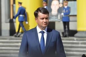 Разумков пройшов у Раду за списком "Слуги народу", він обіймає посаду спікера із серпня 2019 року