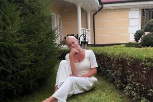 Волочкова призвала прекратить обсуждать свою попу