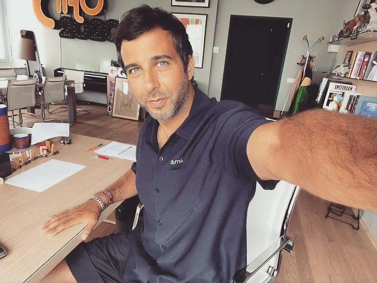 Ургант опубликовал диалог с бабушкой в соцсети