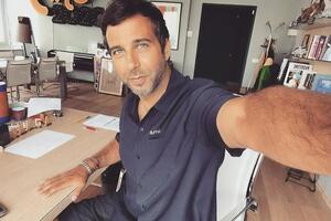 Ургант опубликовал диалог с бабушкой в соцсети