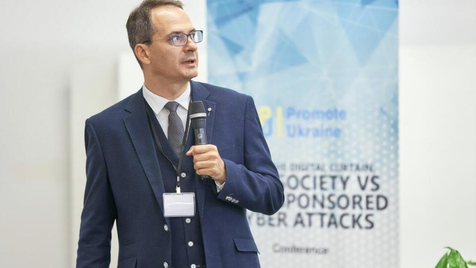 Грозєв: Є три продукти, над якими ми працюємо. Перший – це двогодинний документальний фільм із класними голлівудськими режисерами. Я впевнений, що його буде номіновано на "Оскар"