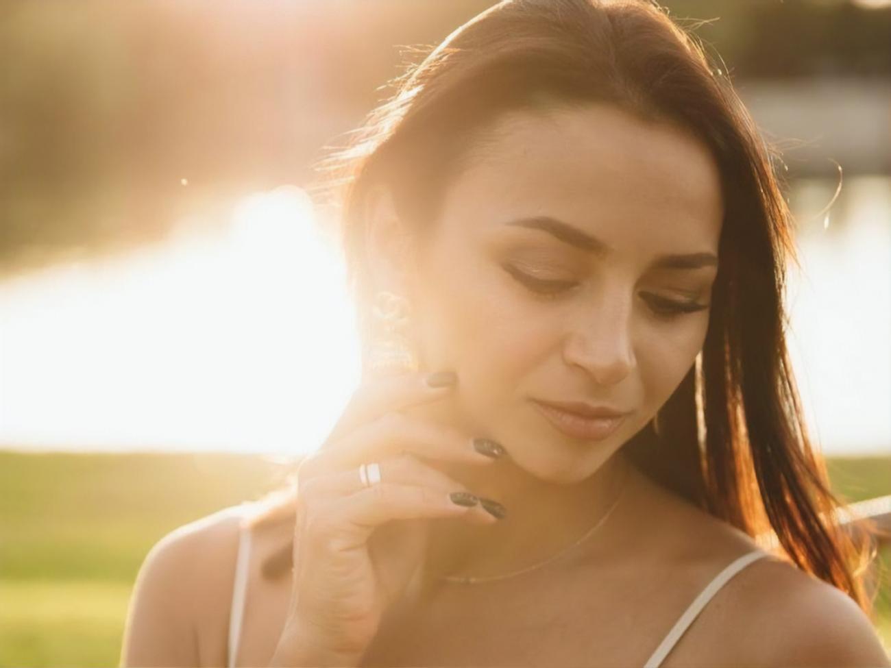 Гвоздева:&nbsp;Общее впечатление замечательное, прекрасный свет, красивая заявка участников, хорошая графика и спецэффекты, отличный состав жюри