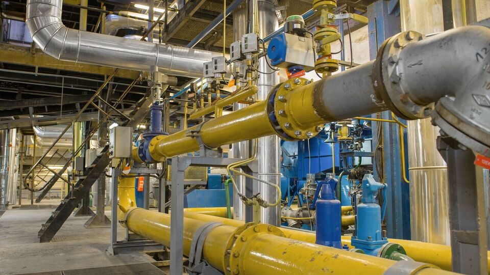 Тепловики отримали можливість укладати контракти на поставку газу з будь-якою компанією, але ця свобода обернулася вибором без вибору, вважає економічний оглядач видання "Деловая столица" Олексій Суков