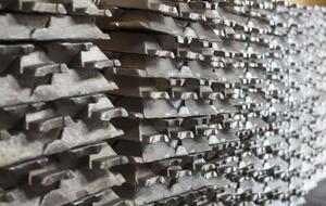 Гвинея является крупным поставщиком бокситов, сырья для производства алюминия