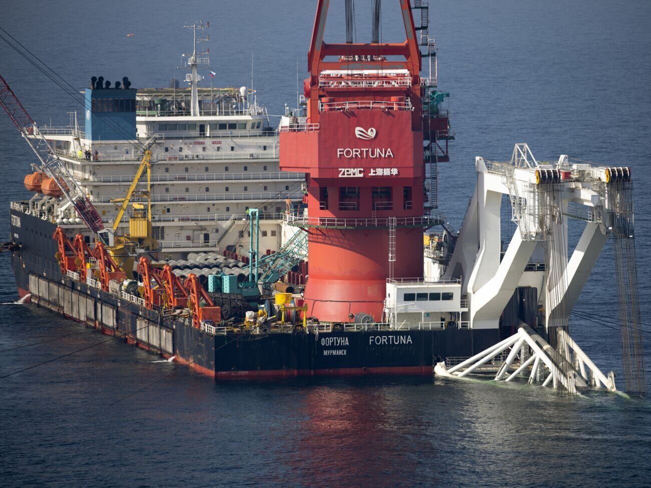 Останню трубу другої нитки "Північного потоку &ndash; 2" зварили фахівці баржі "Фортуна"