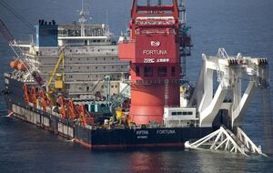 Останню трубу другої нитки "Північного потоку – 2" зварили фахівці баржі "Фортуна"