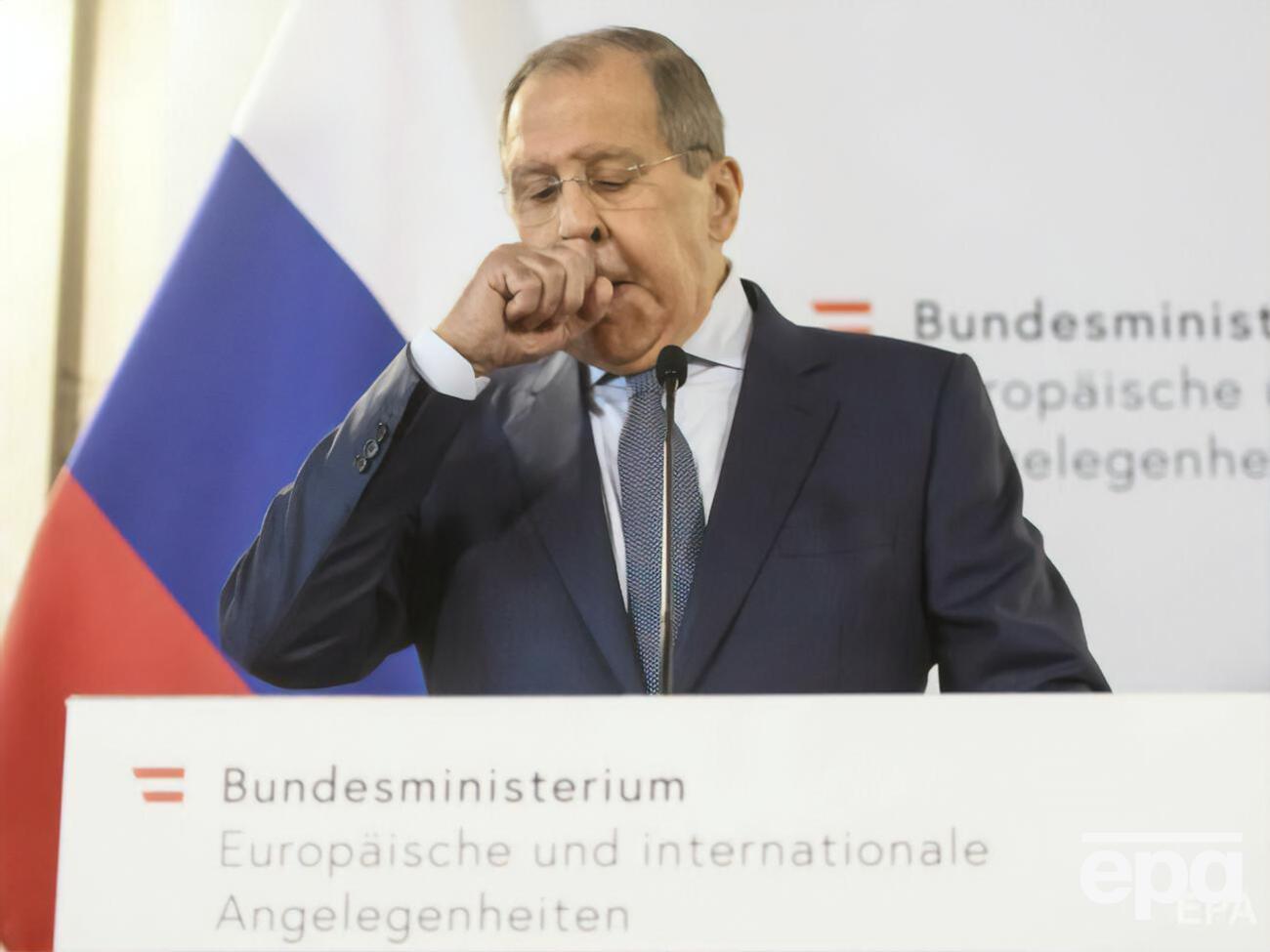 По словам Лаврова, украинская сторона "увиливает" от выполнения Минских соглашений