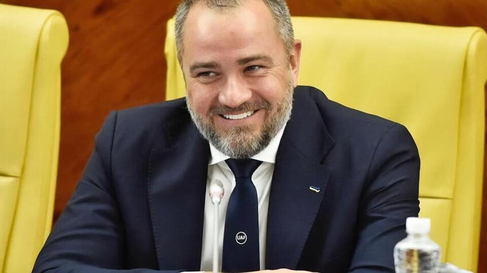 Уболівальники вимагають відставки Павелка