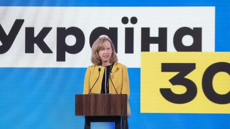 США та Україна підписали низку важливих договорів у сферах безпеки, енергетики, економіки і торгівлі, зазначила Квін